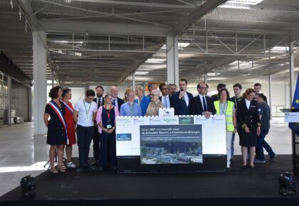 Première pierre de l'extension de l'usine Schneider Electric